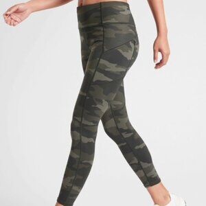 ATHLETA CAMO CONTENDER 7/8 TIGHT XS Excellent Condition